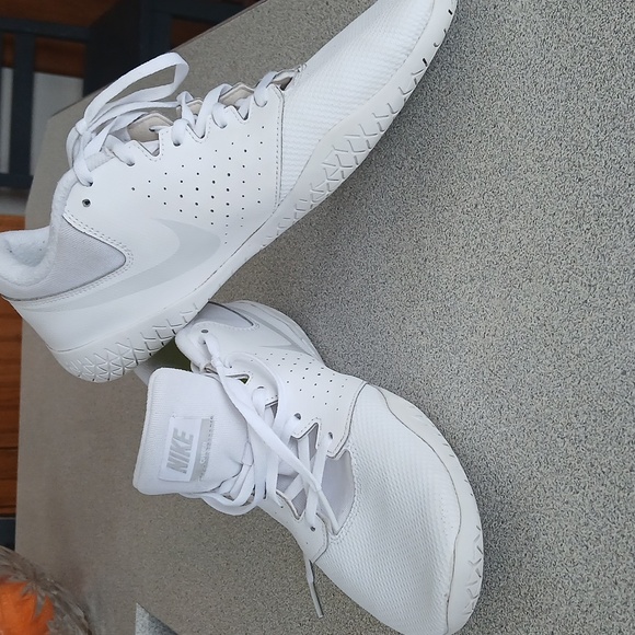 Womens  White Sneakers - Picture 7 of 7